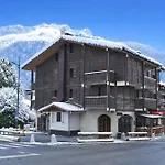 La Perseverance 15 - Le Triangle D'or - Happy * Chamonix
