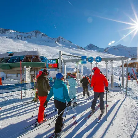La Perseverance15 - 2br Sleeps 6 | Near Lift & Mont Blanc Views - Happy Апартаменты Шамони