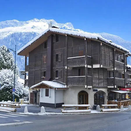 La Persévérance 15 - Le Triangle D'or - Happy * Chamonix