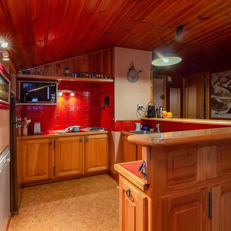 La Perseverance15 - 2br Sleeps 6 | Near Lift & Mont Blanc Views - Happy *