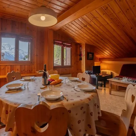 La Perseverance15 - 2br Sleeps 6 | Near Lift & Mont Blanc Views - Happy