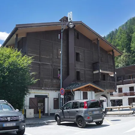 Апартаменты La Perseverance15 - 2br Sleeps 6 | Near Lift & Mont Blanc Views - Happy