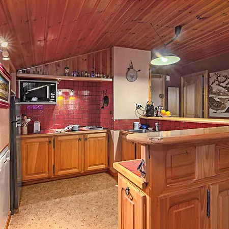 La Perseverance15 - 2br Sleeps 6 | Near Lift & Mont Blanc Views - Happy