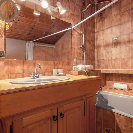 La Perseverance15 - 2br Sleeps 6 | Near Lift & Mont Blanc Views - Happy