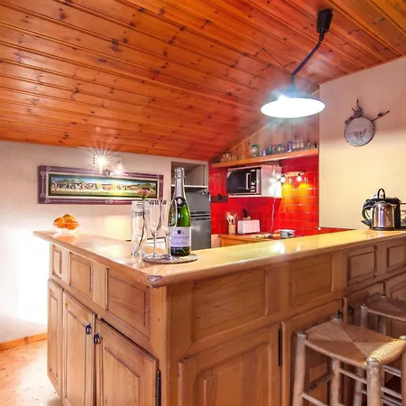 La Perseverance15 - 2br Sleeps 6 | Near Lift & Mont Blanc Views - Happy 霞慕尼